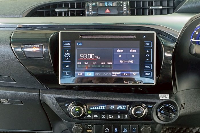 REVO 4WD 2018 2.8G AT DOUBLE CAB WHITE  3437 full