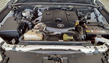 REVO 4WD 2018 2.8G AT DOUBLE CAB WHITE  3437 full