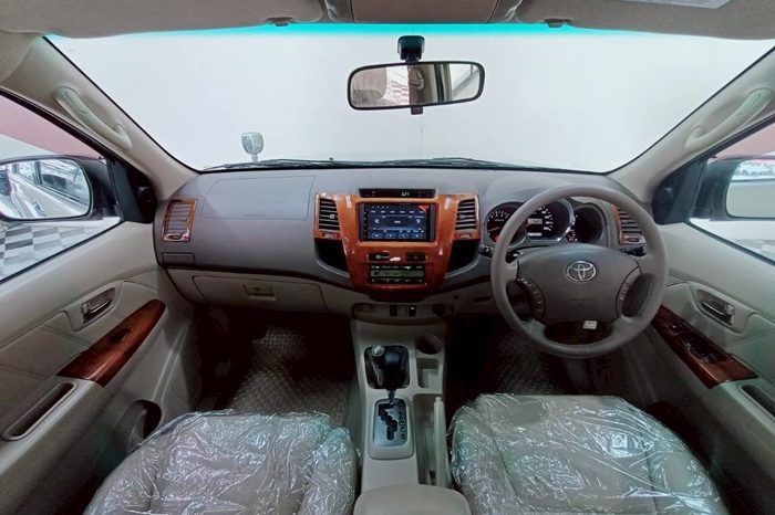 TOYOTA 4WD 2007 2.7V AT FORTUNER SILVER  404 full