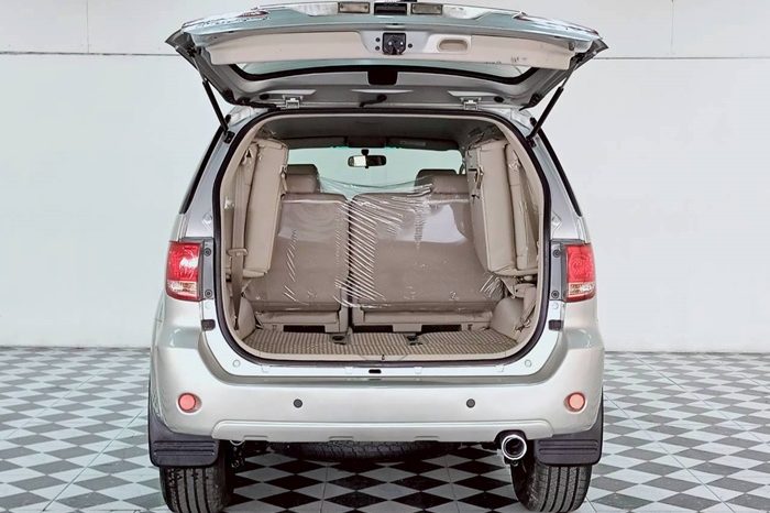 TOYOTA 4WD 2007 2.7V AT FORTUNER SILVER  404 full