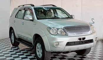 TOYOTA 4WD 2007 2.7V AT FORTUNER SILVER  404 full