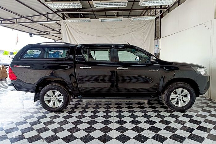 REVO PRE 2018 2.4E AT DOUBLE CAB BLACL  4130 full