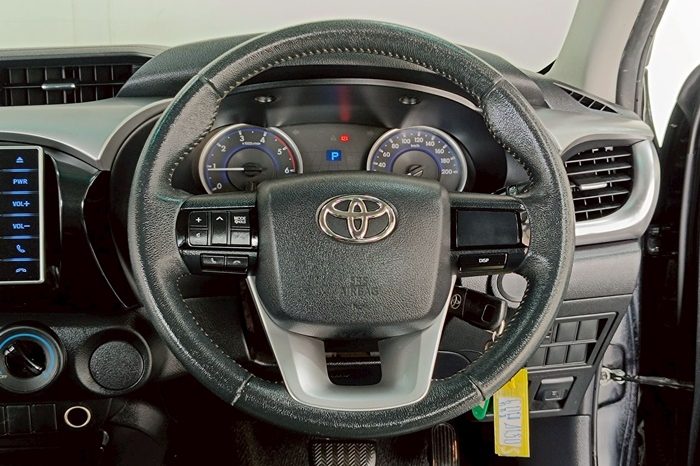 REVO PRE 2018 2.4E AT DOUBLE CAB BLACL  4130 full