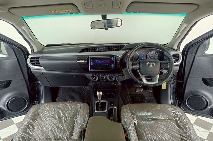 REVO PRE 2018 2.4E AT DOUBLE CAB BLACL  4130 full