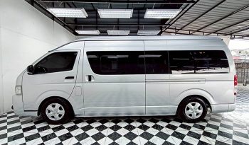 TOYOTA 2WD 2016 3.0 MT COMMUTER SILVER 429 full