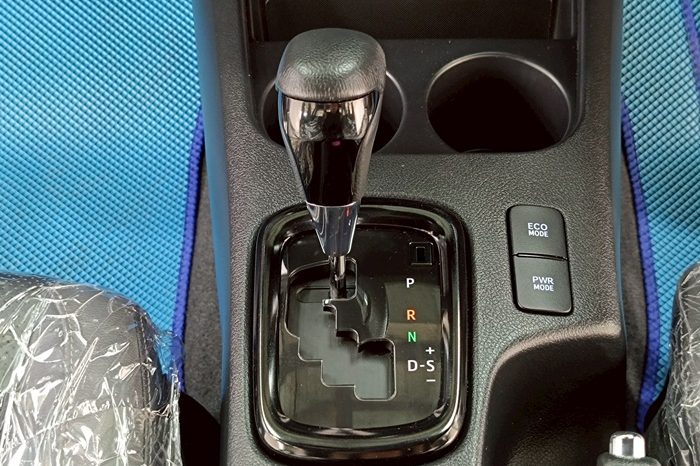 REVO 4WD 2021 2.8G AT SMART CAB BRONZE  4423 full