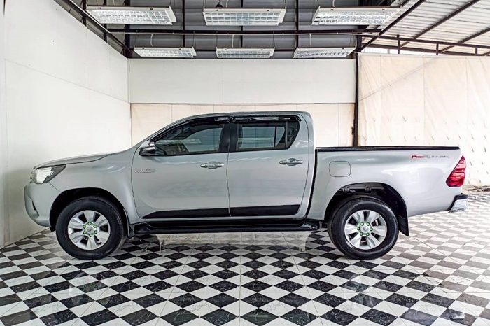 REVO PRE 2018 2.4E AT DOUBLE CAB SILVER  4934 full