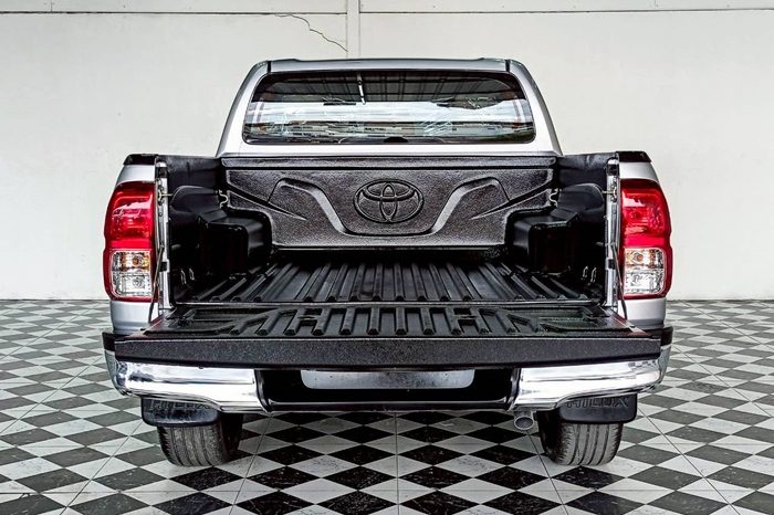 REVO PRE 2018 2.4E AT DOUBLE CAB SILVER  4934 full