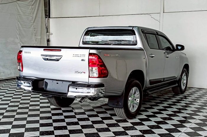 REVO PRE 2018 2.4E AT DOUBLE CAB SILVER  4934 full