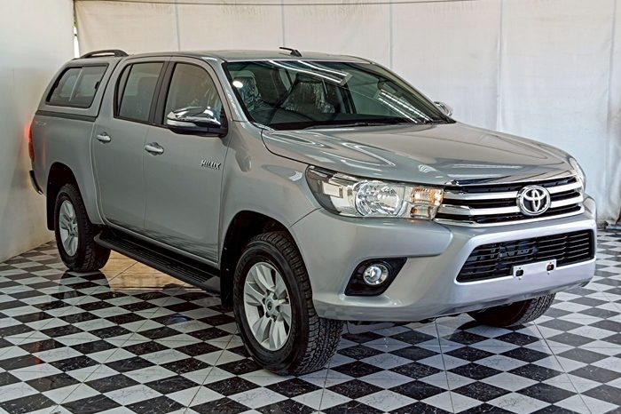 REVO PRE 2017 2.4E AT DOUBLE CAB SILVER  4950 full