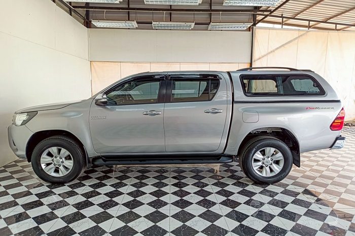 REVO PRE 2018 2.4E AT DOUBLE CAB SILVER  4960 full