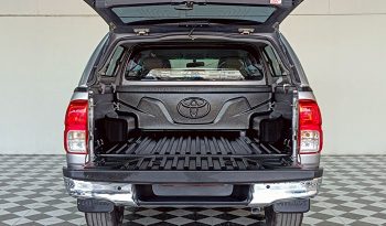 REVO PRE 2018 2.4E AT DOUBLE CAB SILVER  4960 full