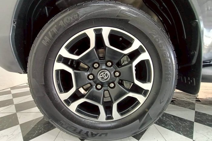 REVO 4WD 2021 2.8G MT SMART CAB DARK GREY  6279 full