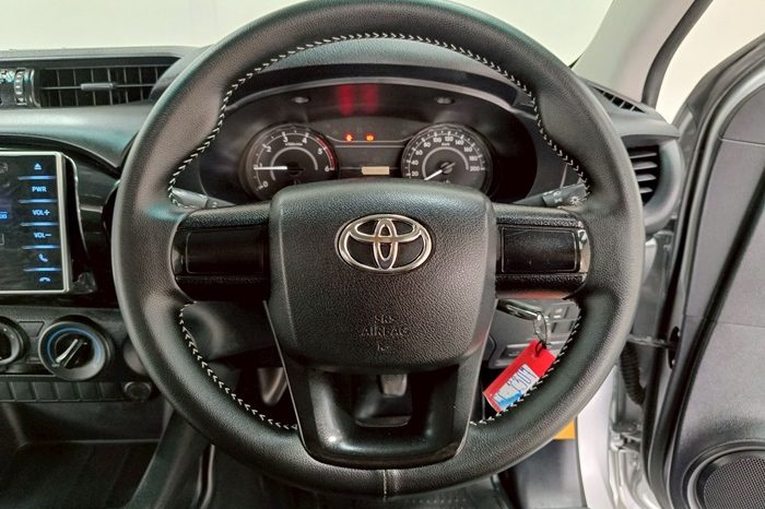 REVO 2WD 2018 2.4J MT STANDARD SILVER  2307 full