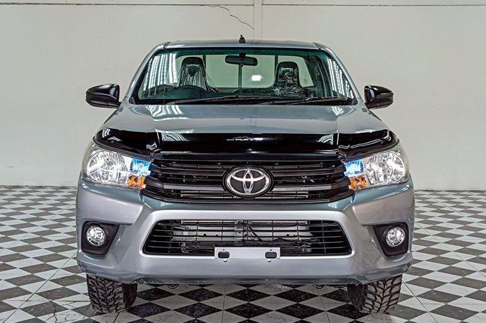 REVO 2WD 2018 2.4J MT STANDARD SILVER  2307 full