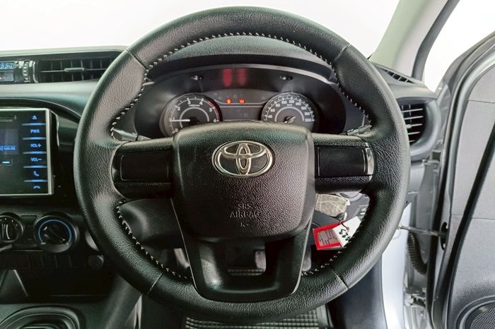 REVO 2WD 2018 2.4J MT STANDARD SILVER  2423 full