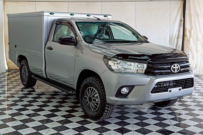 REVO 2WD 2018 2.4J MT STANDARD SILVER  2423 full