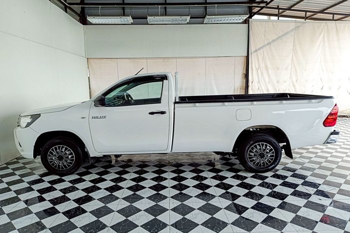 REVO 2WD 2018 2.4J MT STANDARD WHITE  3390 full