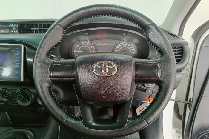 REVO 2WD 2018 2.4J MT STANDARD WHITE  3390 full