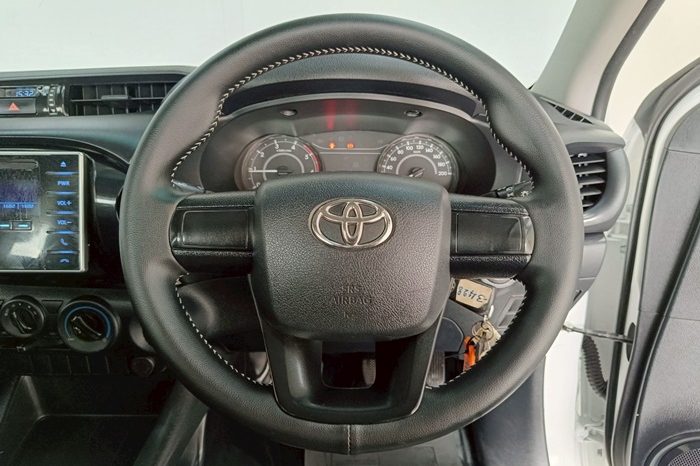 REVO 2WD 2018 2.4J MT STANDARD WHITE 3428 full