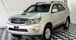 TOYOTA 4WD 2008 3.0V MT FORTUNER SILVER  7833
