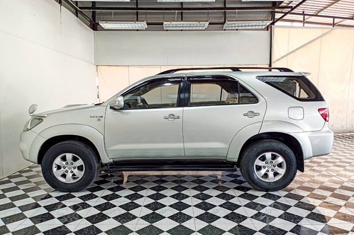 TOYOTA 4WD 2008 3.0V MT FORTUNER SILVER  7833 full