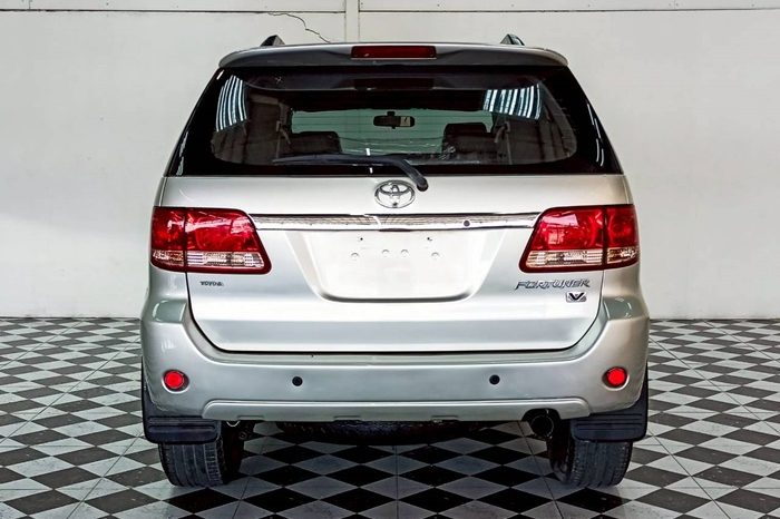 TOYOTA 4WD 2008 3.0V MT FORTUNER SILVER  7833 full
