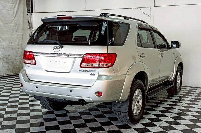 TOYOTA 4WD 2008 3.0V MT FORTUNER SILVER  7833 full