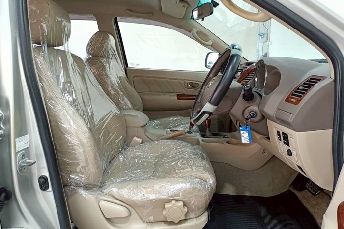 TOYOTA 4WD 2008 3.0V MT FORTUNER SILVER  7833 full
