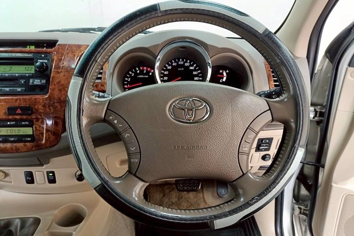 TOYOTA 4WD 2008 3.0V MT FORTUNER SILVER  7833 full