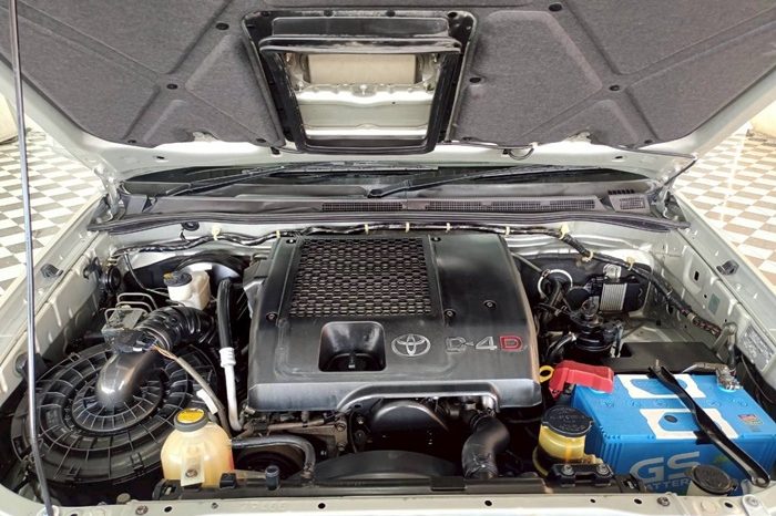 TOYOTA 4WD 2008 3.0V MT FORTUNER SILVER  7833 full