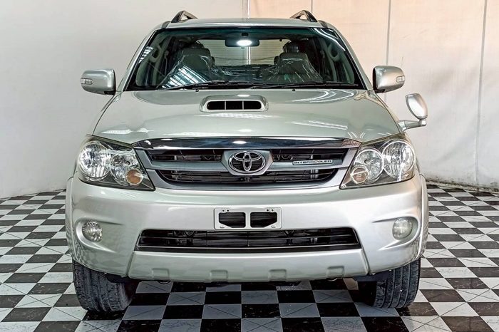 TOYOTA 4WD 2008 3.0V MT FORTUNER SILVER  7833 full