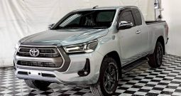 REVO 4WD 2021 2.4E MT SMART CAB SILVER  8356