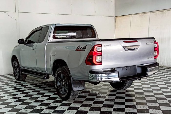 REVO 4WD 2021 2.4E MT SMART CAB SILVER  8356 full