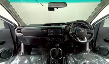 REVO 4WD 2021 2.4E MT SMART CAB SILVER  8356 full