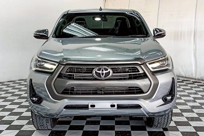 REVO 4WD 2021 2.4E MT SMART CAB SILVER  8356 full