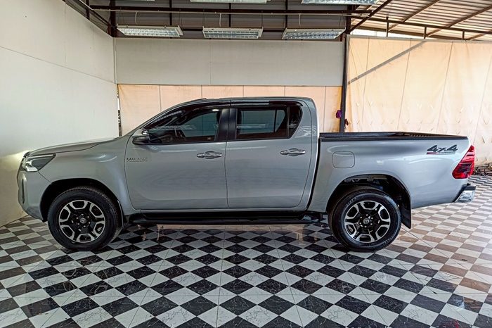 REVO 4WD 2021 2.4E MT DOUBLE CAB SILVER  8592 full