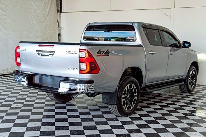 REVO 4WD 2021 2.4E MT DOUBLE CAB SILVER  8592 full