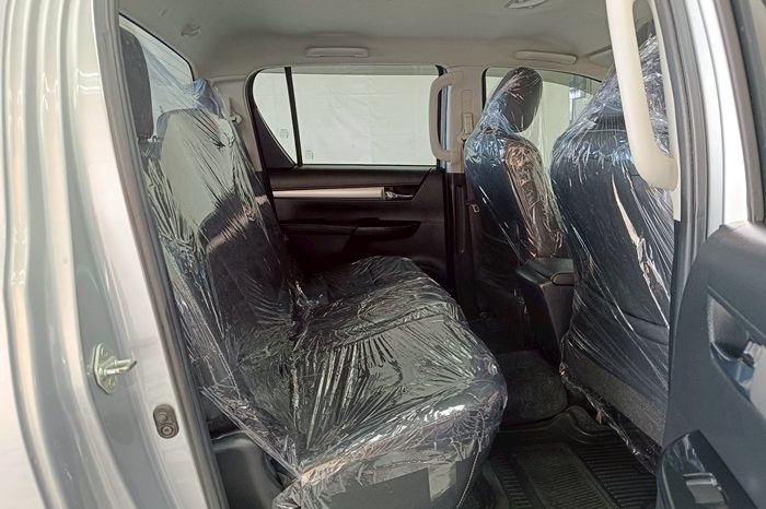 REVO 4WD 2021 2.4E MT DOUBLE CAB SILVER  8592 full
