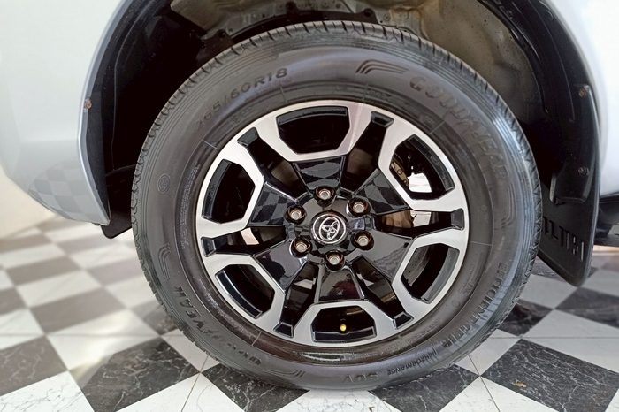 REVO 4WD 2021 2.4E MT DOUBLE CAB SILVER  8592 full
