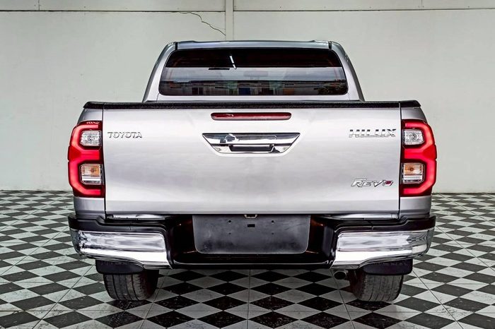 REVO 4WD 2021 2.4E MT DOUBLE CAB SILVER  8602 full