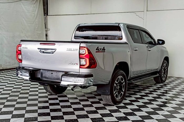 REVO 4WD 2021 2.4E MT DOUBLE CAB SILVER  8602 full