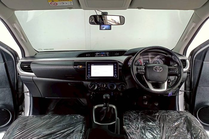 REVO 4WD 2021 2.4E MT DOUBLE CAB SILVER  8602 full