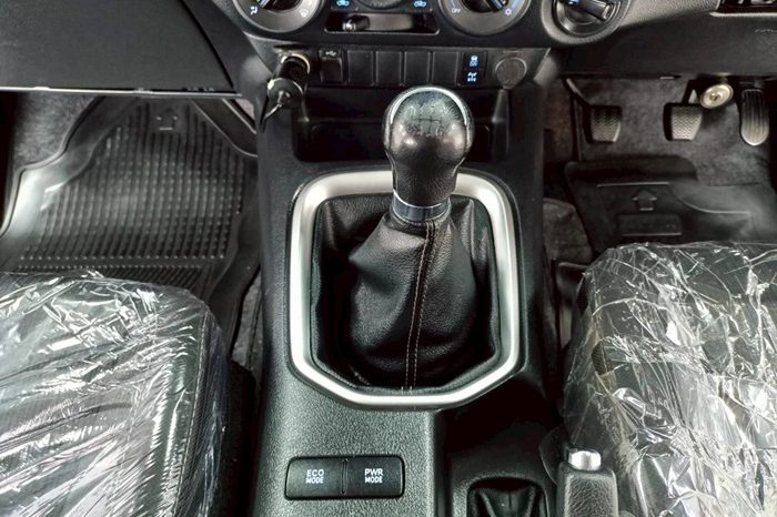 REVO 4WD 2021 2.4E MT DOUBLE CAB SILVER  8602 full