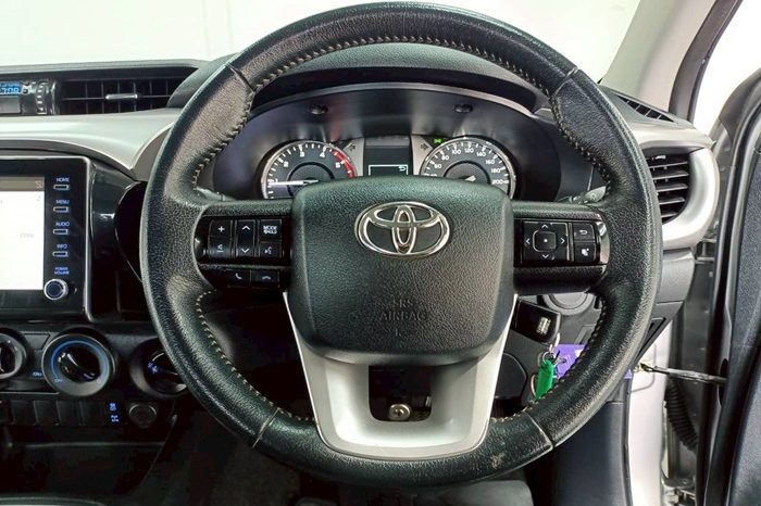 REVO 4WD 2021 2.4E MT DOUBLE CAB SILVER  8602 full