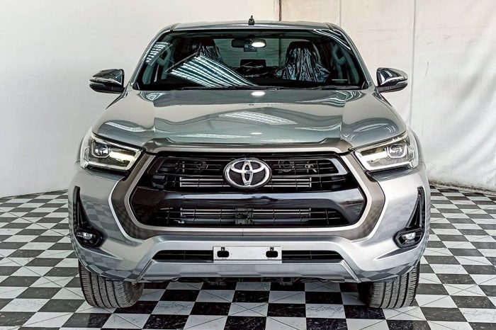 REVO 4WD 2021 2.4E MT DOUBLE CAB SILVER  8602 full