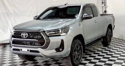 REVO 4WD 2021 2.4E MT SMART CAB SILVER  8706