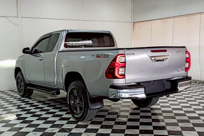 REVO 4WD 2021 2.4E MT SMART CAB SILVER  8706 full
