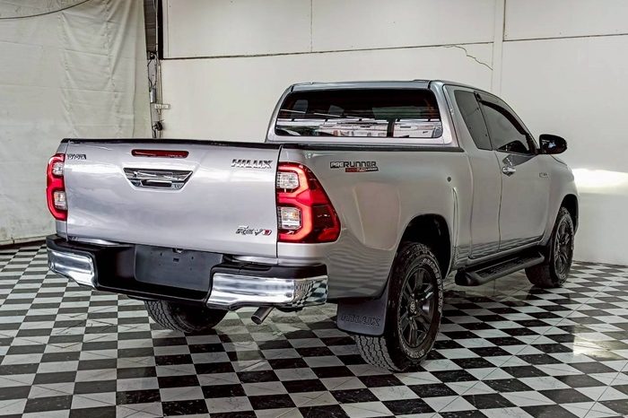 REVO 4WD 2021 2.4E MT SMART CAB SILVER  8706 full