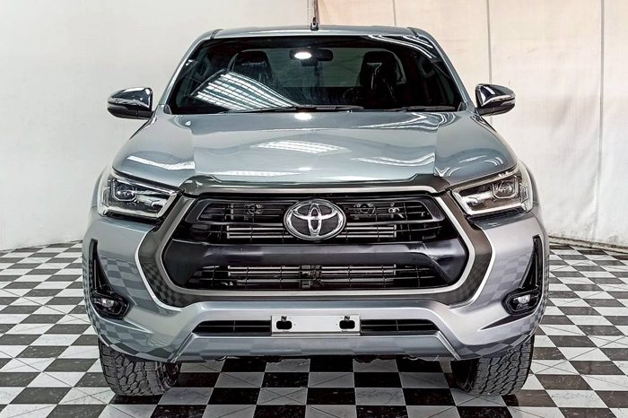 REVO 4WD 2021 2.4E MT SMART CAB SILVER  8706 full